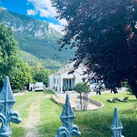 Private Riverside Villa With Breathtaking Views Axat Exteriör bild